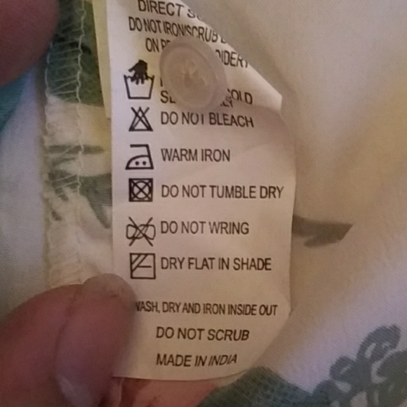 Harpa floral blouse with keyhole closure in back - Picture 5 of 5